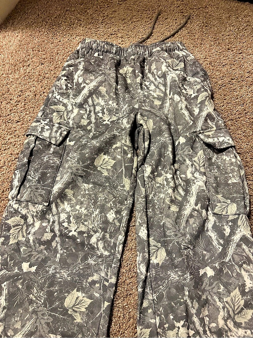 Shins Athletics Floral Cargo Pants Size Medium Like New